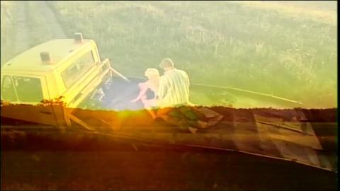 37560
